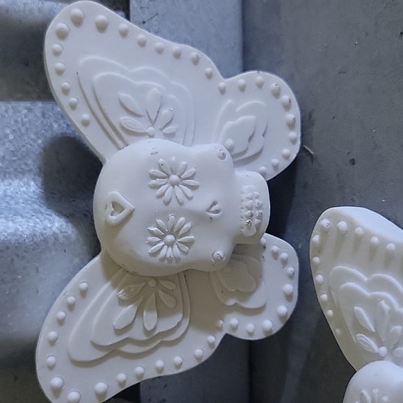 White Butterfly Decorative Pieces For DIY - Picture 2 of 5